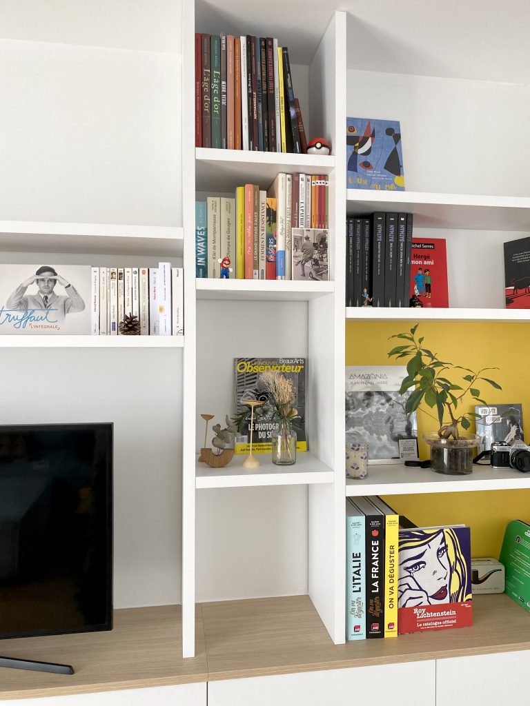 bibliothèque sur-mesure blanc et bois meuble TV